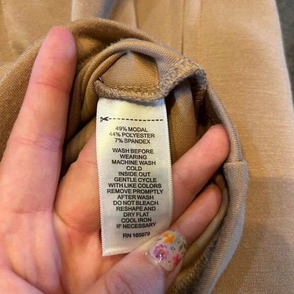 Cable & Gauge Women’s Large Tan Long Sleeve Pullover - Picture 10 of 10